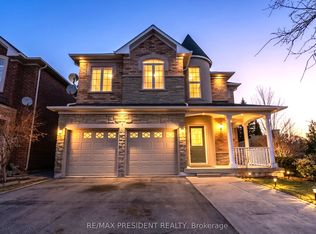 1 Crown Victoria Dr, Brampton, ON L7A3A2