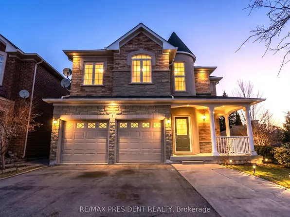 1 Crown Victoria Dr, Brampton, ON L7A 3A2