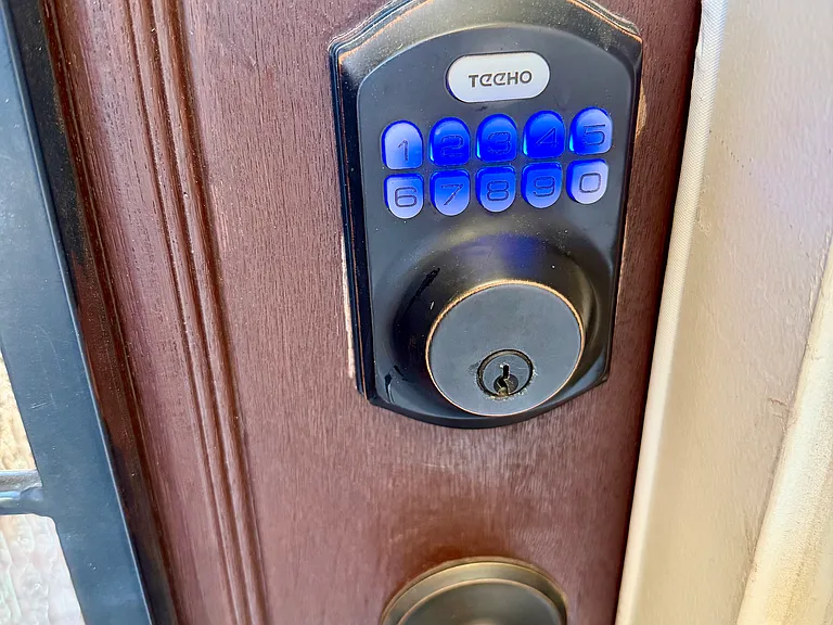 Keyless entry included