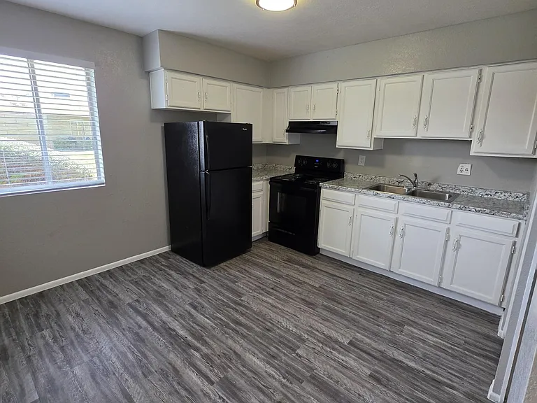 11045 N 17th Ave #2-D — Photo 5
