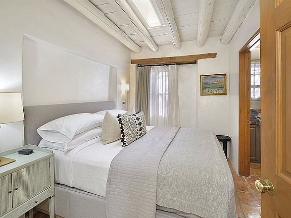 5th image of 507 Acequia Madre