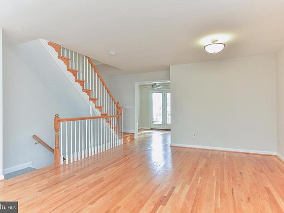 5th image of 2121 N Tazewell Ct