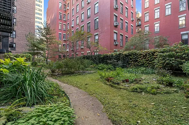 Rented by Douglas Elliman | media 25