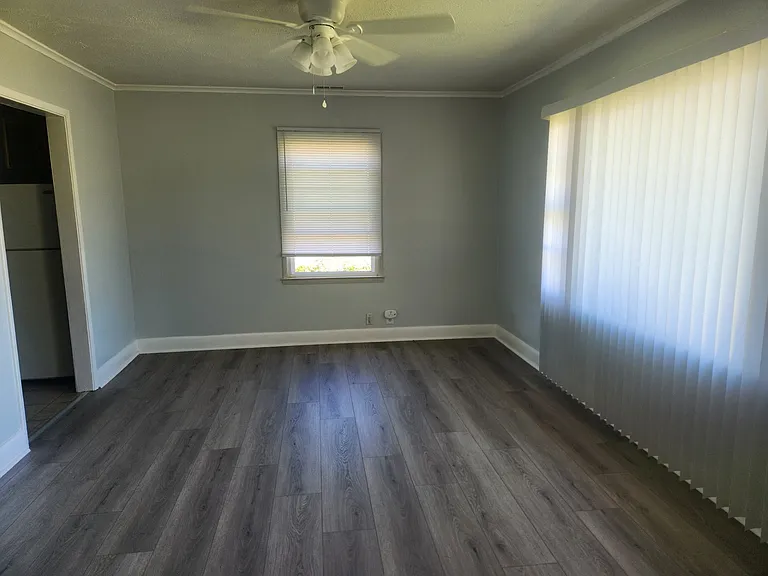 1051 Lawnview Ave — Photo 3