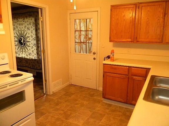 2nd image of 518 Kennesaw Dr SE