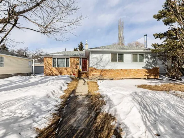 4216 N 37th St, Red Deer, AB T4N 0T7