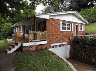 7 Best View St, Clyde, NC 28721