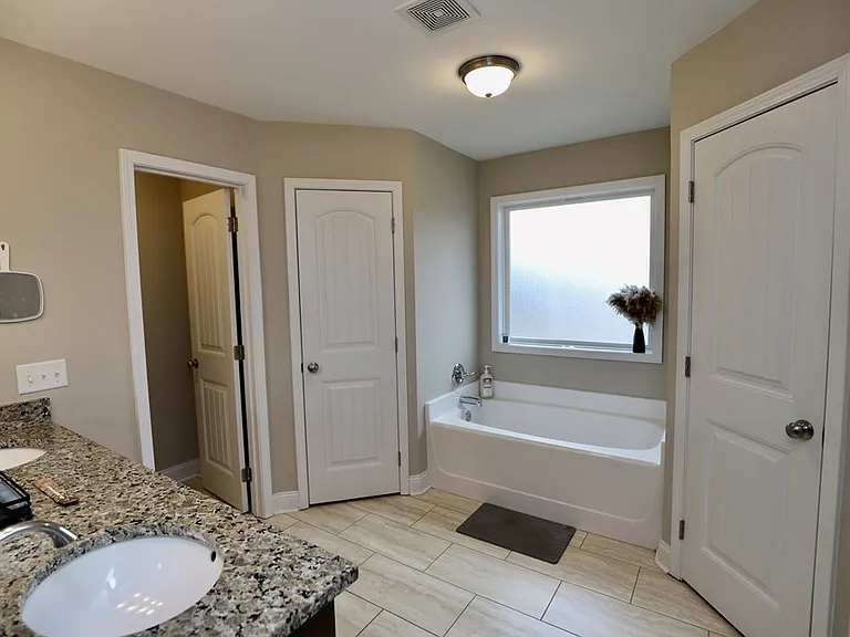 513 Waterlily Dr — Photo 33
