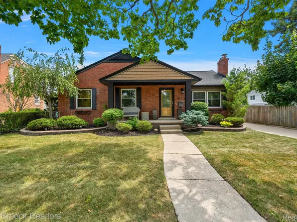 1635 Torry St, Birmingham, MI 48009