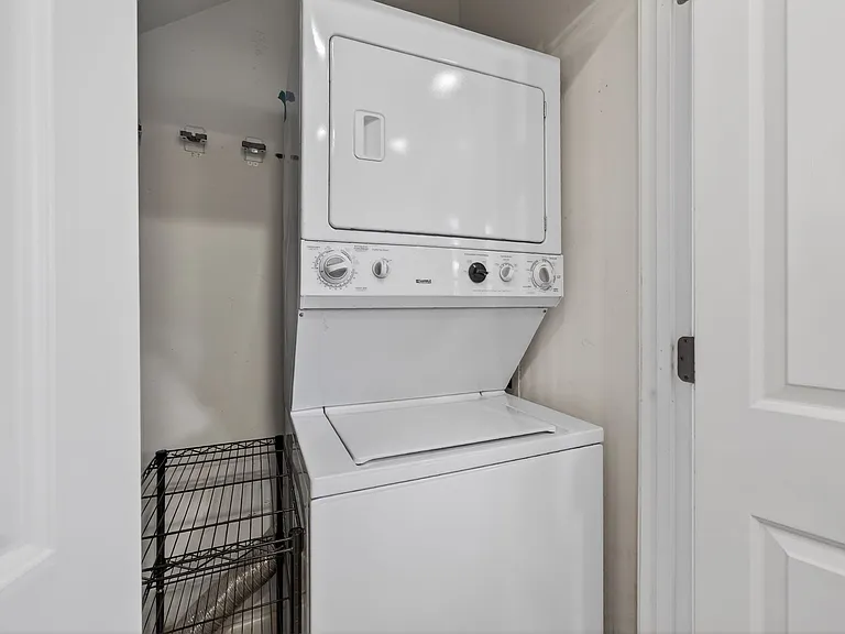 1103 Summit Ave — Photo 9