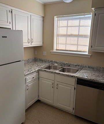 5th image of 802 Behrman Hwy APT A