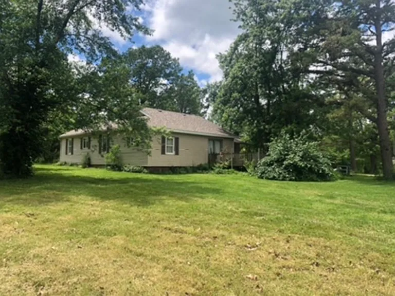 205 Driftwood Ln — Photo 2