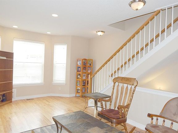 5th image of 817 Vernon Dr