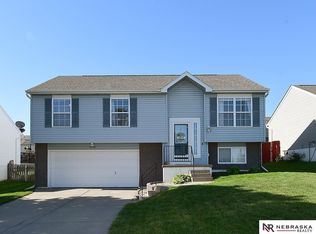 15721 Redwood St, Omaha, NE 68136