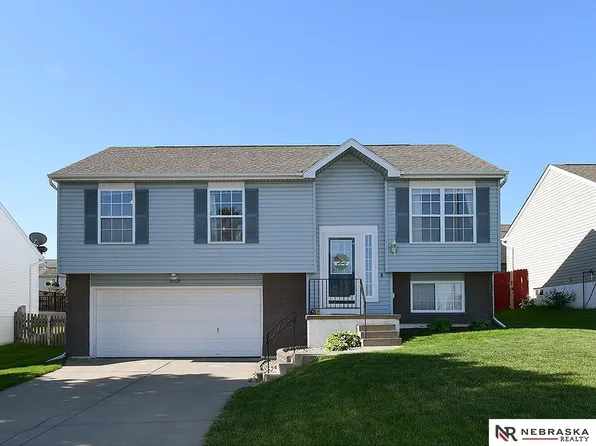 15721 Redwood St, Omaha, NE 68136