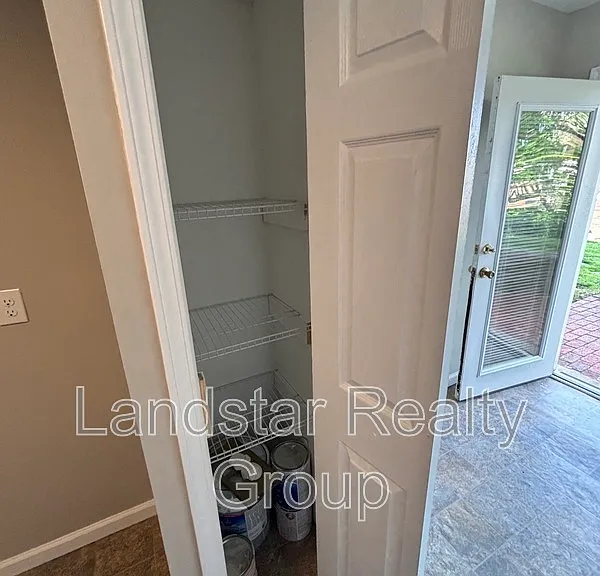 3221 Kemmons Dr #2 — Photo 15