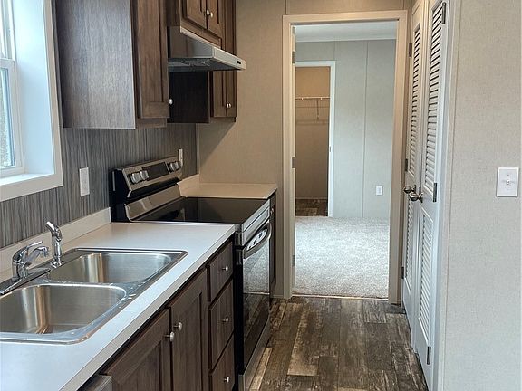 3rd image of 1410 A Hidden Valley Dr