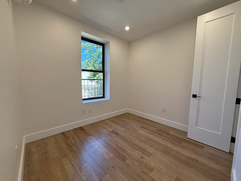 2324 Bedford Ave #2B — Photo 6