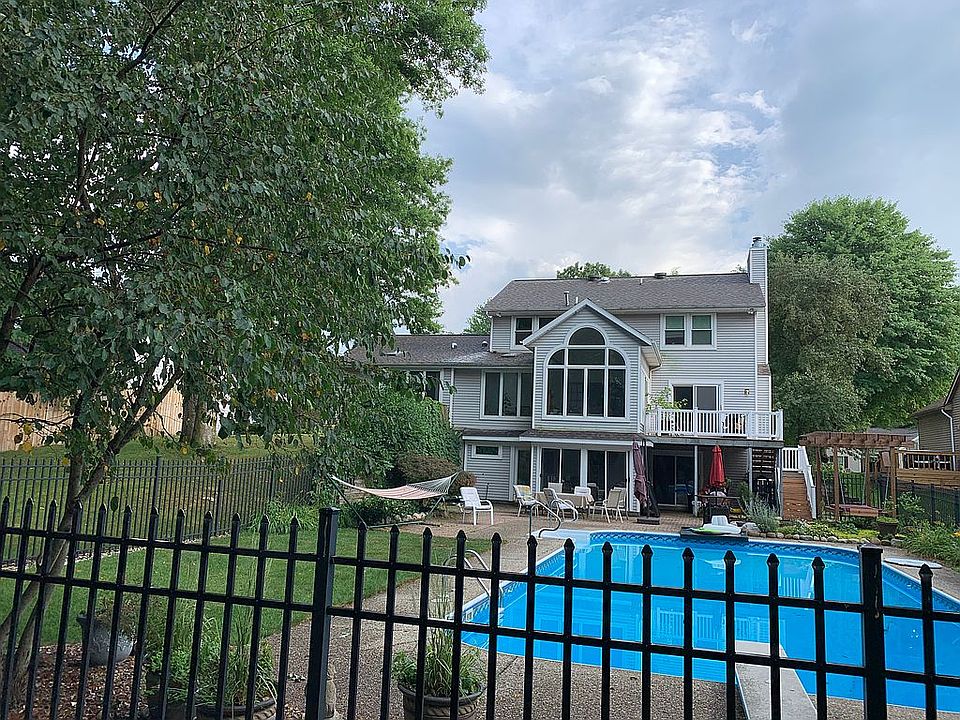 2nd image of 1739 Glenvale Ct SW