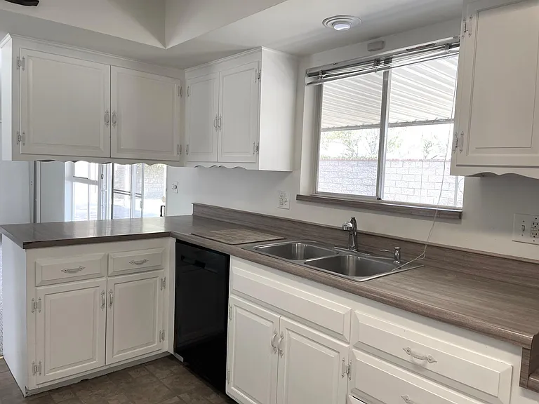 3001 Coleridge Dr — Photo 5
