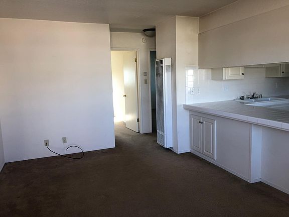 4th image of 320 44th St
