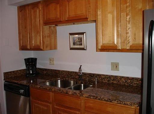 5th image of 247 Greenbrook Dr