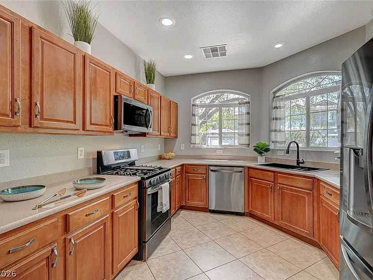 8454 Cerritos Ct — Photo 3