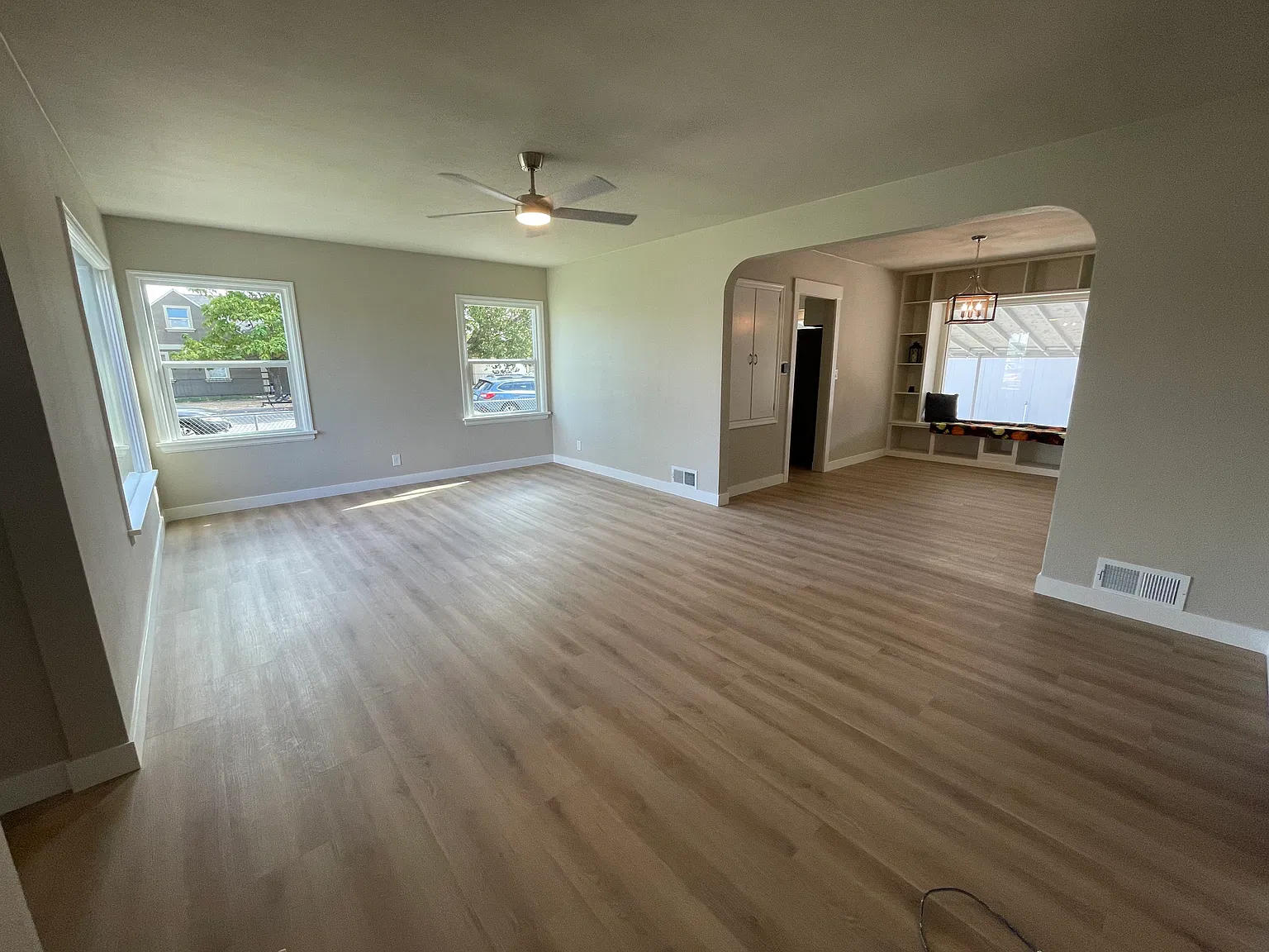 3 bed, 2006 sqft, $2,400 — Photo 3