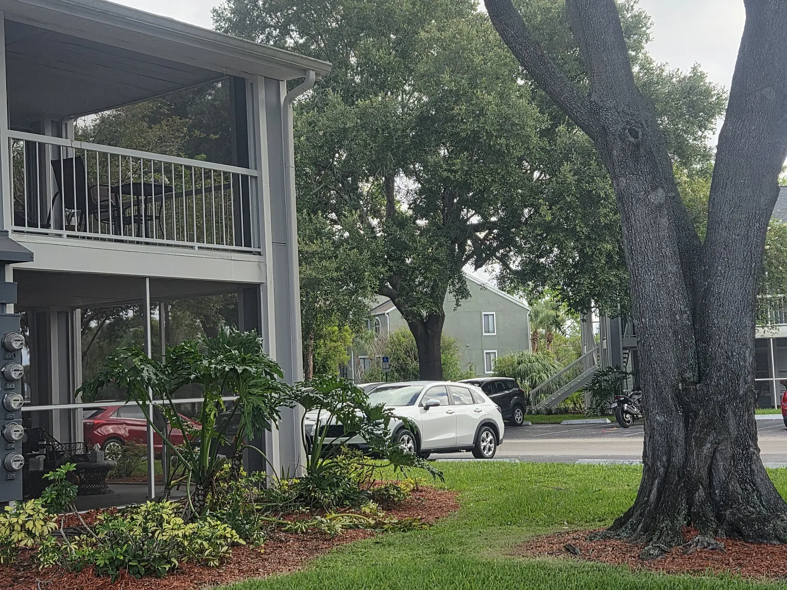 2 bed, 912 sqft, $1,715 — Photo 3
