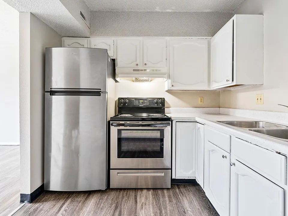 Receive 1 Month FREE Rent at Leavitt Park!