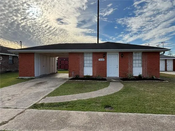 1520 Orchid Dr, Harvey, LA 70058