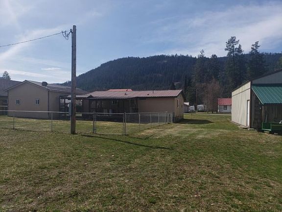 4th image of 116 W Kootenai Ave