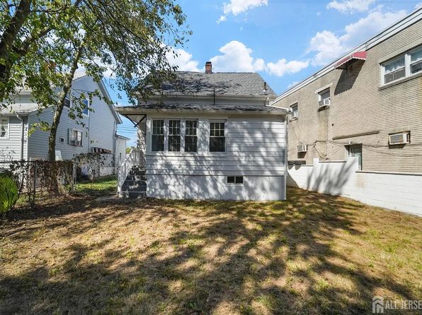 612 Hamilton St Floor 1