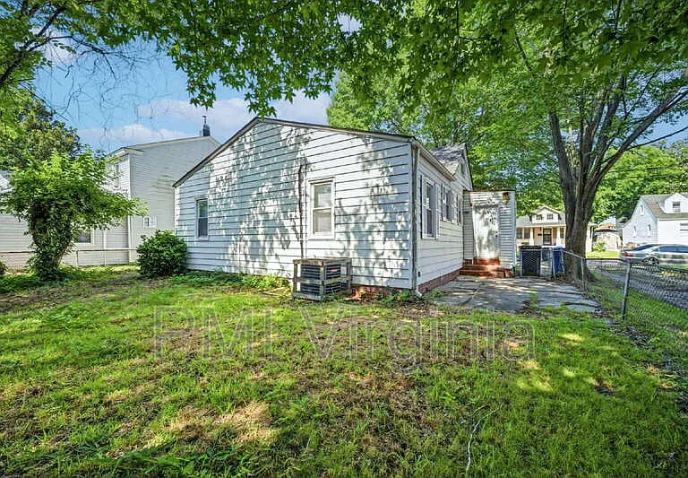 1915 Lansing Ave — Photo 23