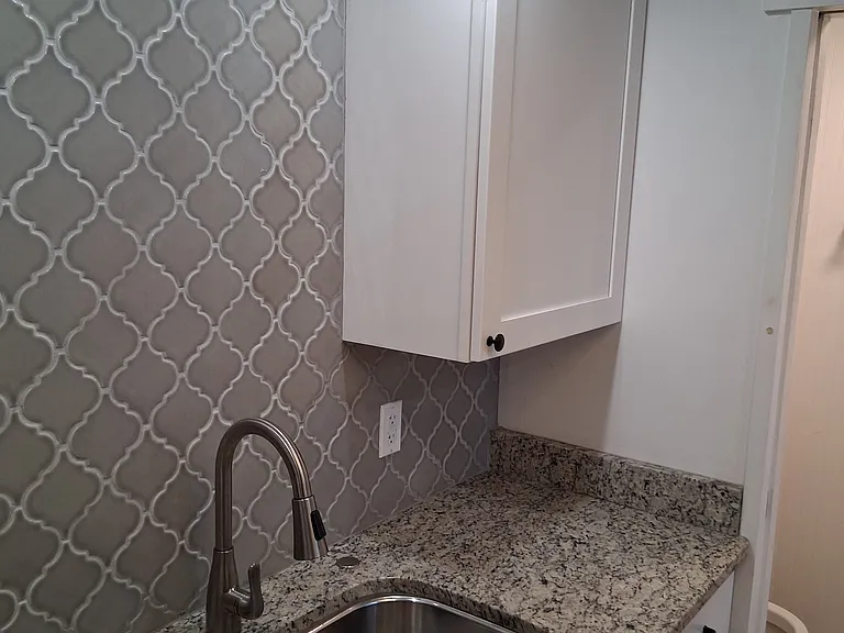 1114 Catherine St — Photo 8