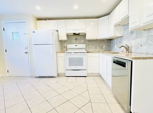 2 Lawndale Ave, Saugus, MA 01906