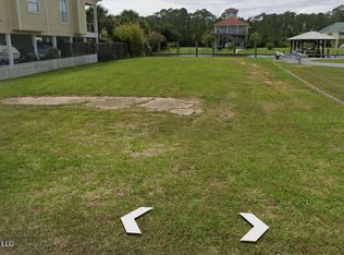 25 Golf View Dr, Pass Christian, MS 39571