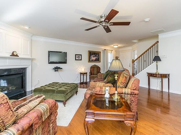 5th image of 253 Balaban Cir