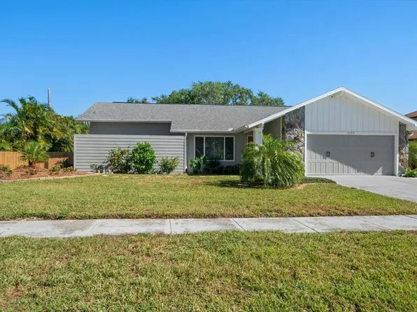 7395 Rosetree Pl E, Seminole, FL 33772