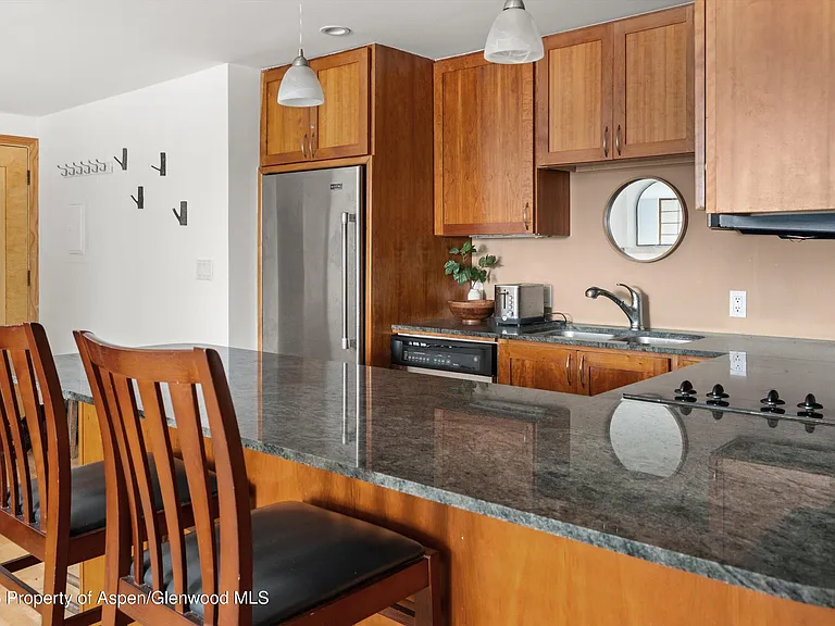 935 E Hopkins Ave #7 — Photo 10