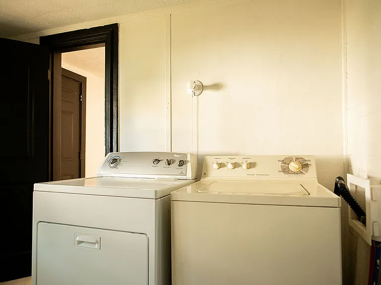 415 Brightwood Ave — Photo 15