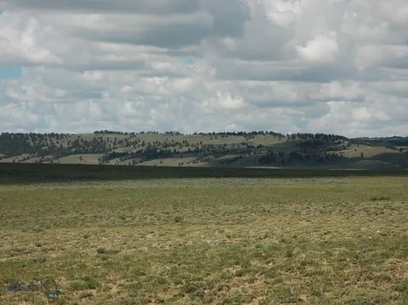 24380 Baileys Dream Rd, Casper, WY 82604