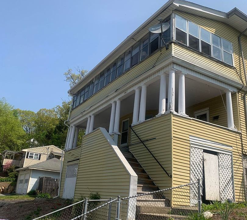 1st image of 24 Holland Rd #1
