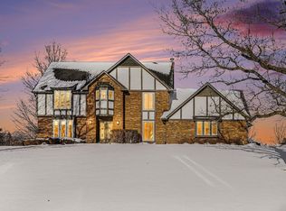 5449 Countryside Dr, Saline, MI 48176