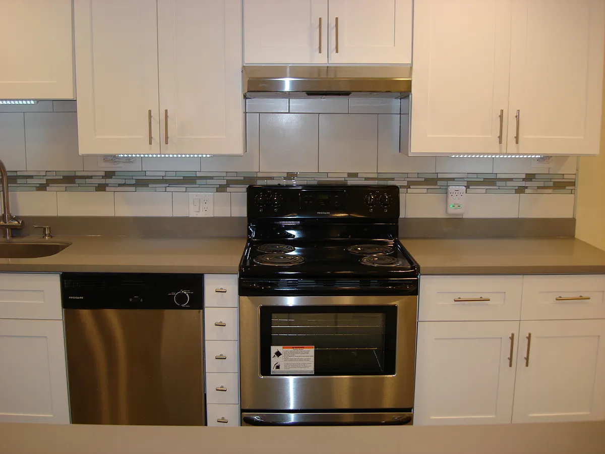 Building Photo - 119 Franklin St #4
