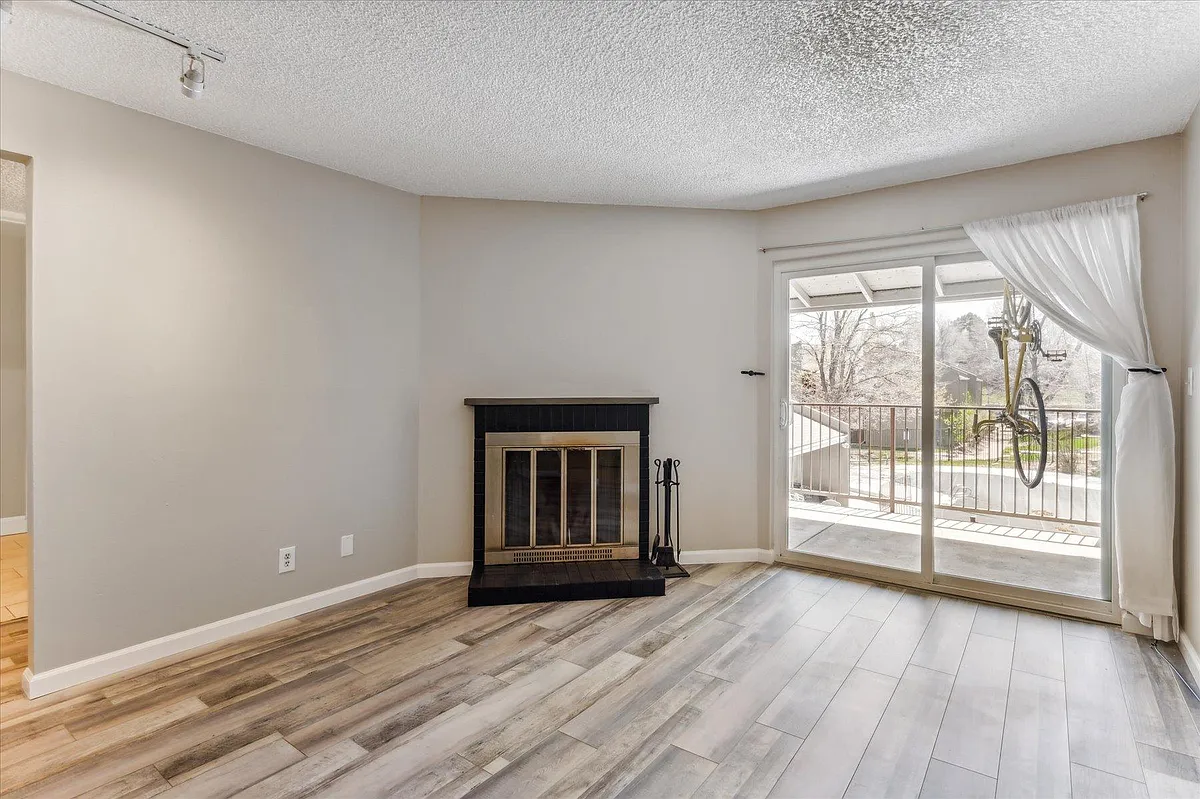 Building Photo - 5200 E Cherry Creek South Dr #125