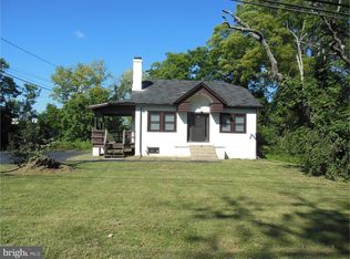 6 Spring Ln, West Chester, PA 19382