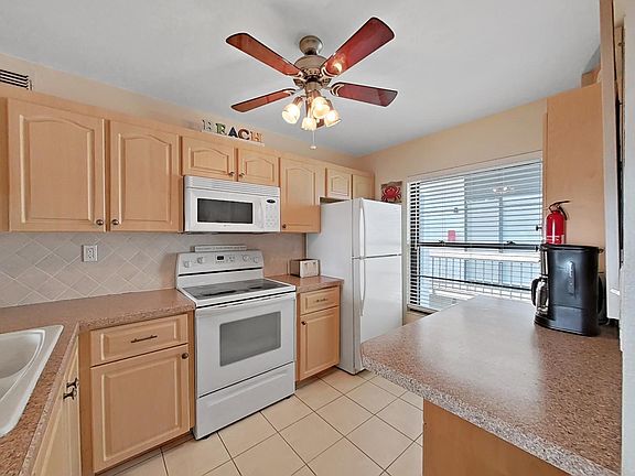 5th image of 6211 Sun Blvd APT 210
