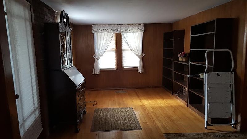 5th image of 255 SMITH Road