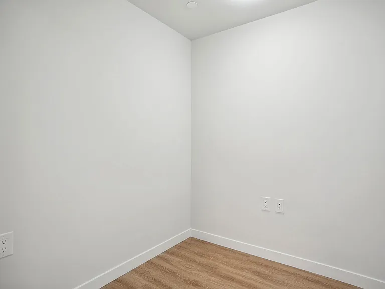 3435 Sawmill Cres — Photo 34